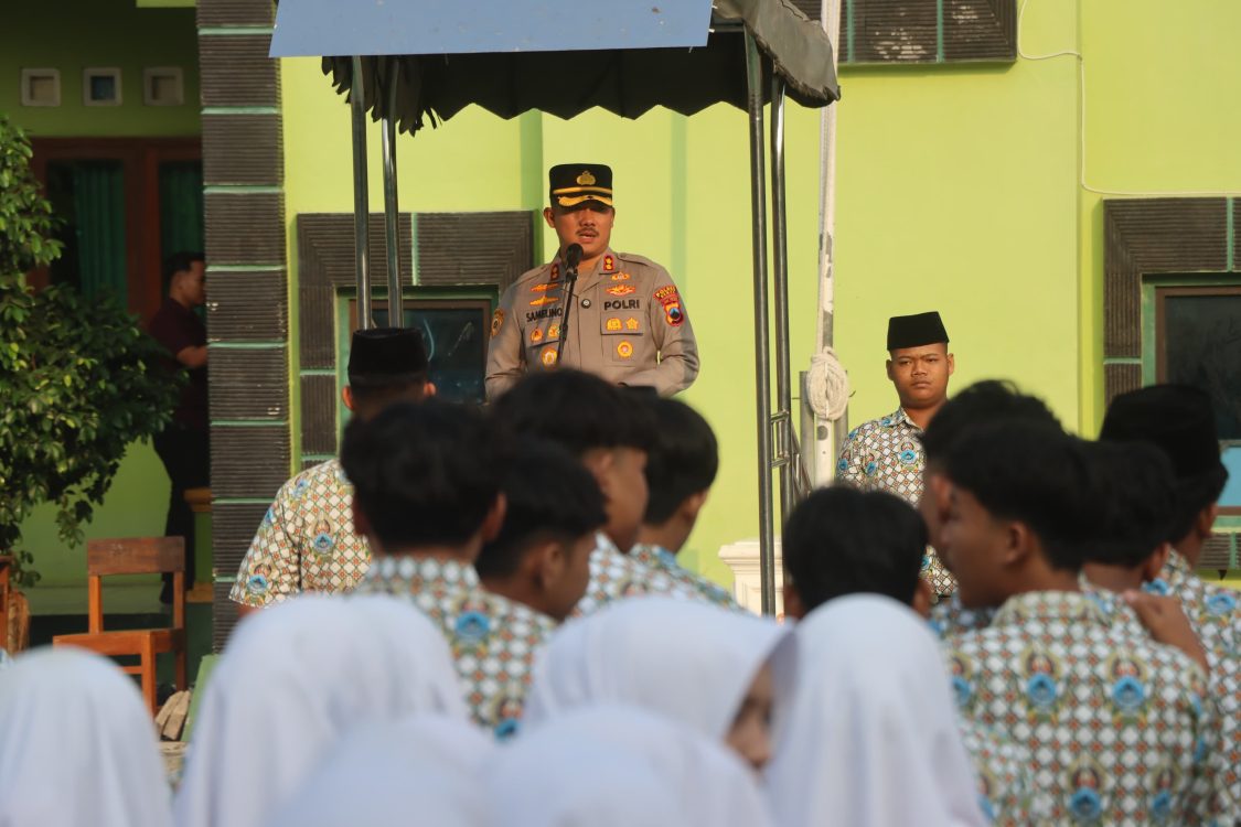 : Kapolres Demak AKBP Arrizal Samelino saat menjadi pembina Apel Kebangsaan Forkopimda Goes to School di MAN Demak, Kecamatan Wonosalam, Kabupaten Demak, Rabu (19/8/2026).- Foto: Mc.Demak