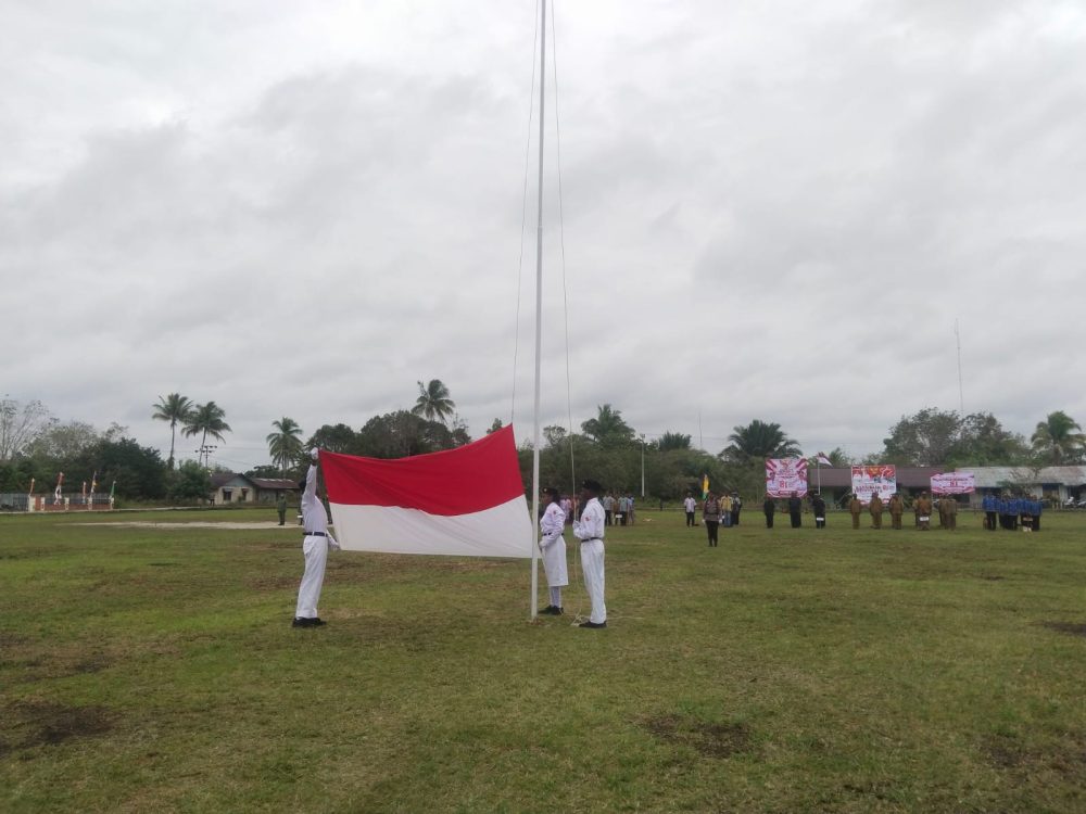 : Pengibaran Bendera dalam rangka HUT ke-81 RI di Distrik Kouh, Kabupaten Boven Digoel (17/8/2026).