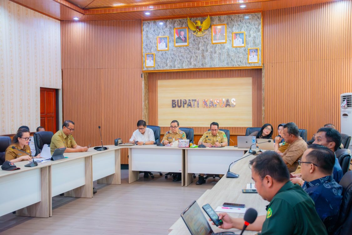 : Pemerintah Kabupaten Kapuas melalui Badan Penanggulangan Bencana Daerah (BPBD) Kabupaten Kapuas menggelar kegiatan perhitungan Indeks Kapasitas Daerah (IKD) dan sosialisasi penyusunan Kajian Risiko Bencana (KRB) 2026, di Ruang Rapat Kantor Bupati Kapuas, Senin (24/8/2026). - Foto: Mc.Kapuas