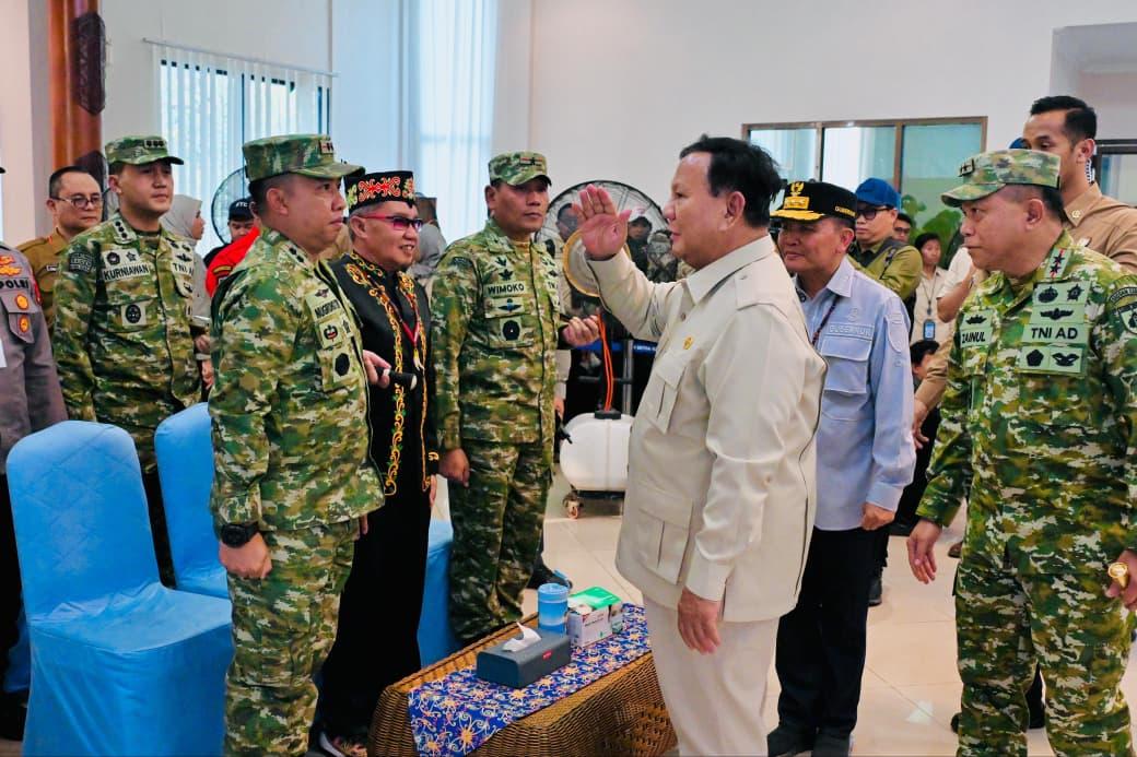 : Presiden Prabowo Subianto memastikan pemerintah terus memperkuat penanganan kebakaran hutan dan lahan (karhutla) di Kalimantan Tengah. (Foto: BPMI Setpres)