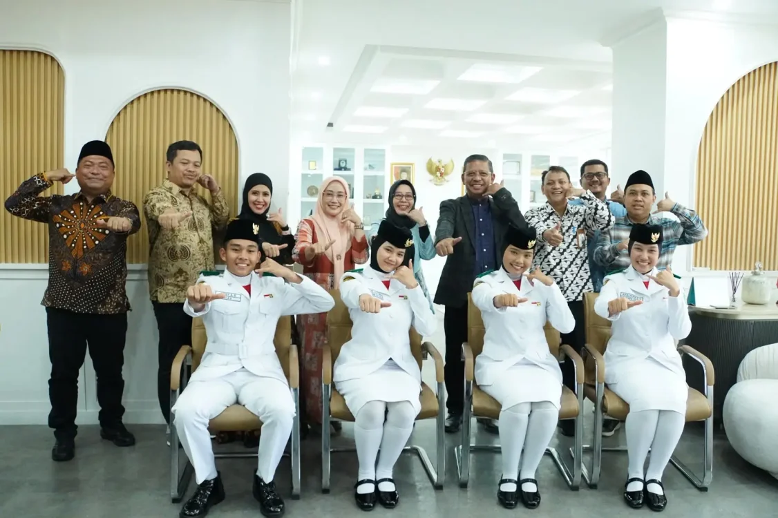 Kemenag Beri Penghargaan Empat Siswa Madrasah dan Santri Anggota Paskibraka Nasional 2026