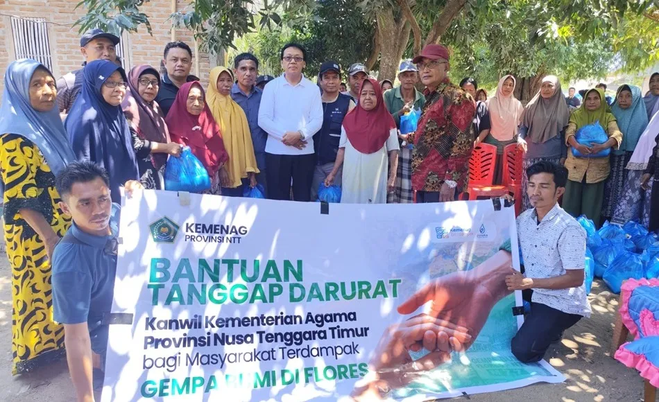 Kemenag Salurkan Bantuan bagi Warga Terdampak Gempa di NTT