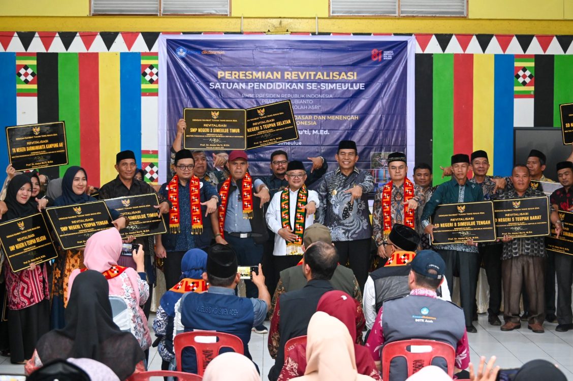: Sebanyak 59 sekolah yang rampung direvitalisasi pada tahun anggaran 2025 diresmikan Menteri Pendidikan Dasar dan Menengah (Mendikdasmen) Abdul Mu’ti di SMK Negeri 1 Sinabang, Simeulue, Aceh. (Foto: Dok Kemendikdasmen)