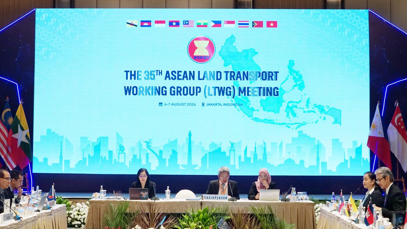 : Direktorat Jenderal Perhubungan Darat Kementerian Perhubungan mewakili pemerintah Indonesia sebagai Chairman dan host pertemuan ASEAN Land Transport Working Group (LTWG) mendorong untuk memperkuat kerja sama negara-negara ASEAN dalam sektor transportasi darat guna menghadapi berbagai tantangan global yang semakin kompleks./Foto Humas Kementerian Perhubungan