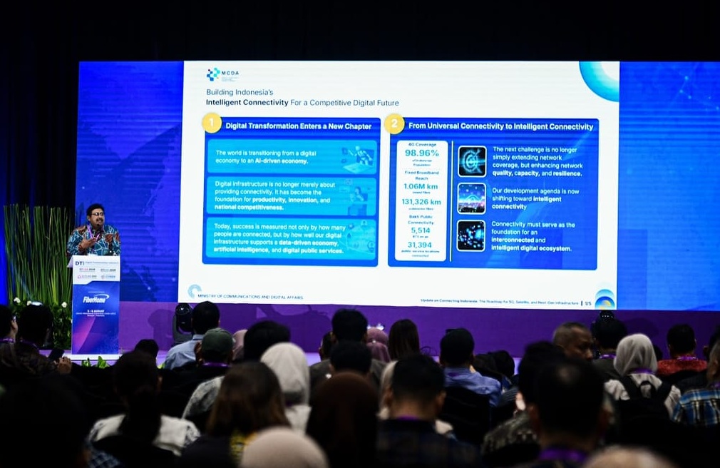 : Sekjen Ismail memberikan paparan dalam acara Digital Transformation Indonesia Conference and Expo (DTI-CX) 2026 di JCC Senayan, Jakarta Pusat. (foto: Humas Kemkomdigi)