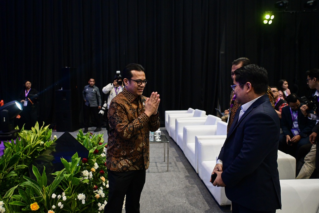 : Wamenkomdigi Nezar Patria memberi keynote speech bertema “Asia’s Emerging Digital Ecosystem – Digital Transformation in Motion: Navigating Technology, Talent, and Trust in Indonesia’s Connected Economy.” di Digital Transformation Indonesia - Confrence & Expo 2026 (DTI-CX 2026) di JCC Senayan, Jakarta Pusat. (foto: Humas Kemkomdigi)