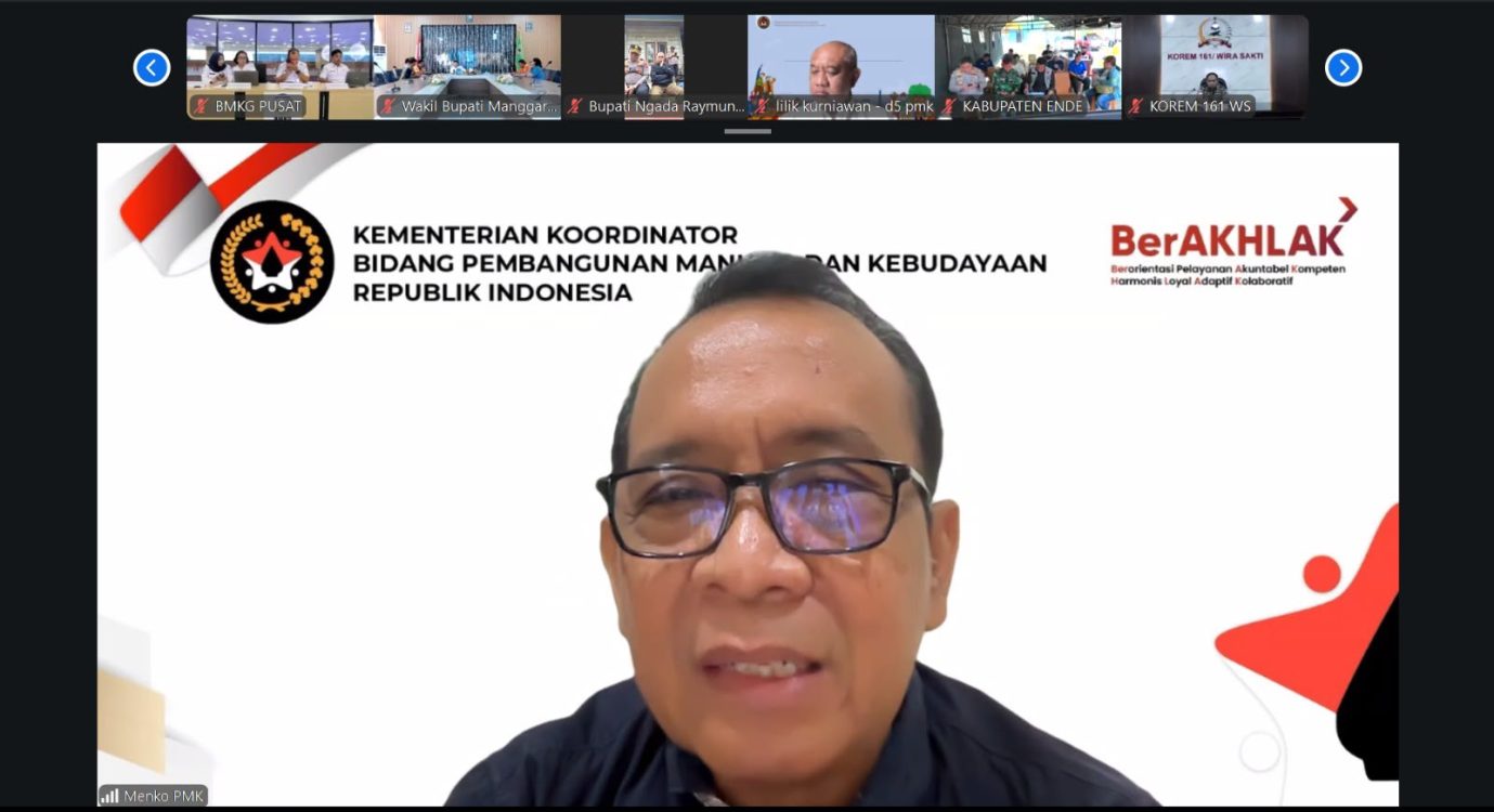 : Menko PMK Pratikno dalam Rapat Koordinasi Tingkat Menteri Penanganan Bencana Gempa Bumi Provinsi NTT secara daring, Sabtu (15/8/2026) mengatakan kecepatan respons diperlukan untuk memastikan penyelamatan korban, pemenuhan kebutuhan dasar, serta kesiapan masyarakat menghadapi kemungkinan gempa susulan. (Foto: Humas Kemenko PMK)