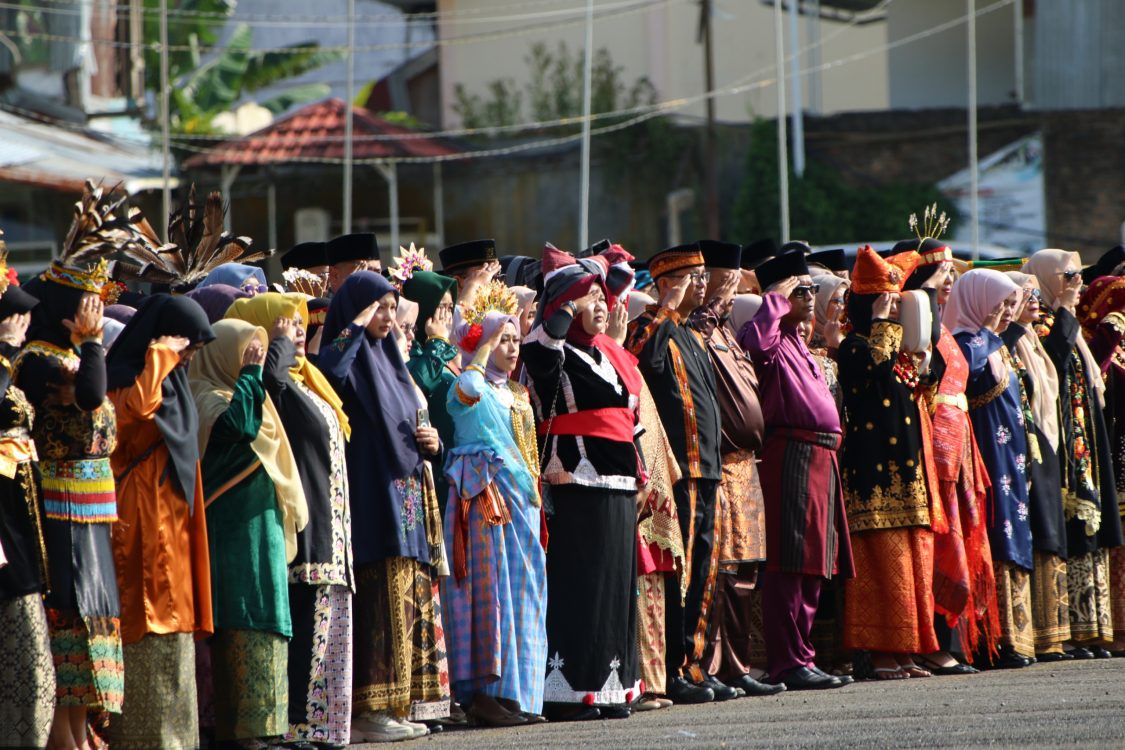 : Semarak Baju Adat Hiasi Upacara HUT ke-81 RI di Padang Panjang. (foto: MC Padang Panjang)