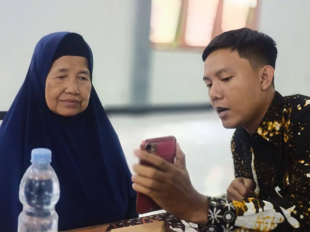 : Mendekatkan akses layanan dasar langsung ke permukiman warga sekaligus mengedukasi keamanan data pribadi merupakan kunci penting tertib administrasi di era digital. Inovasi layanan jemput bola GERUDUK x JEBOL TARGET sasar ratusan warga, Rabu (26/8/2026).