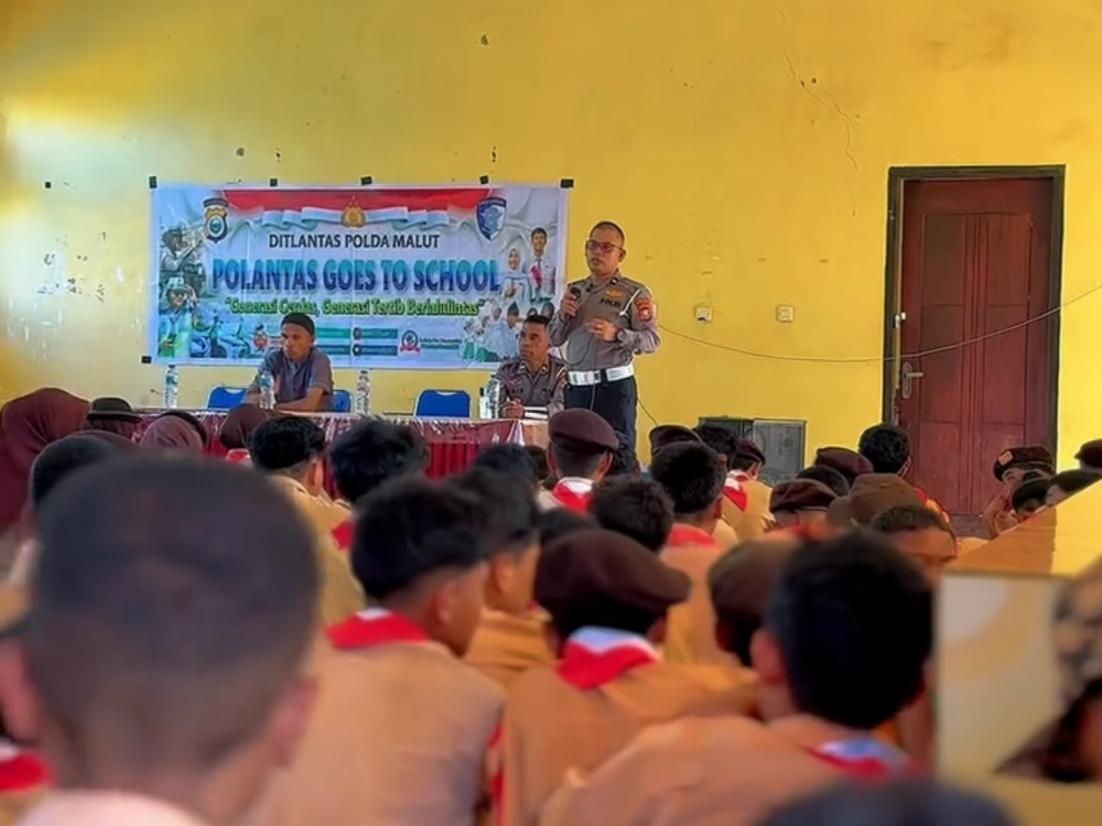 Lewat Police Goes To School, Ditlantas Polda Maluku Utara Edukasi Pelajar Soal Keselamatan Berlalu Lintas