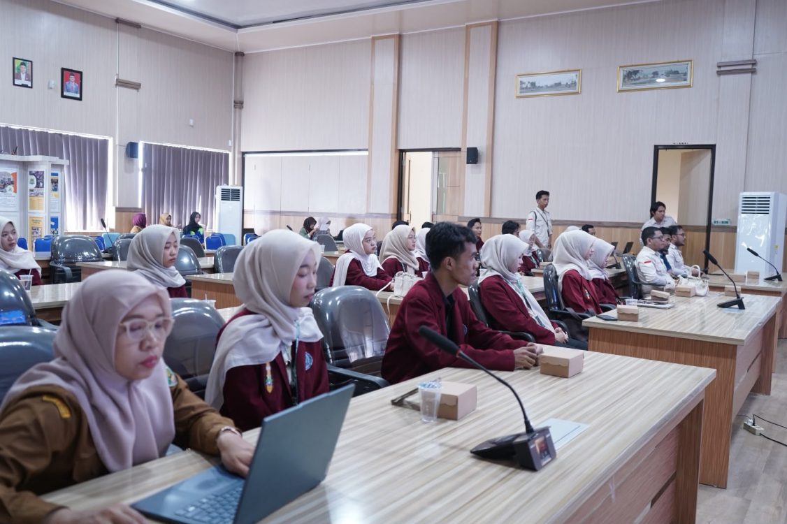 : Suasana kegiatan pelepasan mahasiswa KKN Universitas Muhammadiyah Banjarmasin (UMB) yang akan melaksanakan pengabdian di Kabupaten Balangan. - Foto: Mc.Balangan.