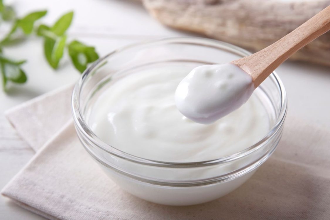 Mau Pencernaan Lancar? Kenali Bakteri dalam Yogurt