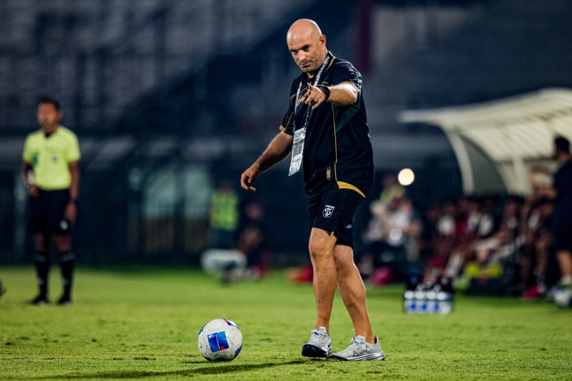 Melaju ke Final, Coach Tavares Puji Dedikasi dan Kerja Keras Persebaya