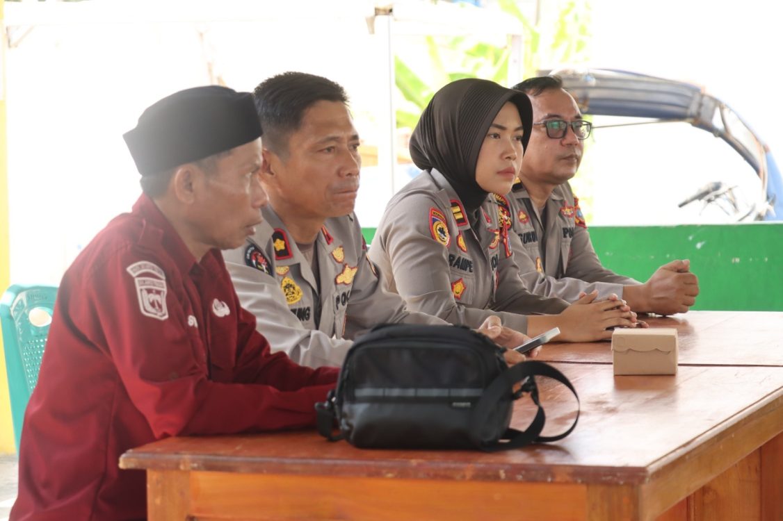 Mendengar Hati, Menjaga Negeri: Bidhumas Polda Sulteng Gelar Jumat Curhat Bersama Warga Talise Valangguni