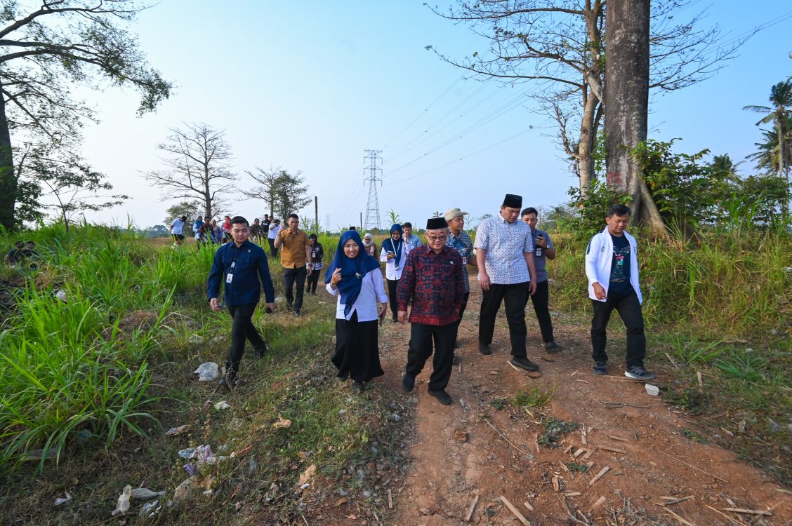 : Menteri Pendidikan Dasar dan Menengah (Mendikdasmen) Abdul Mu'ti lakukan peninjauan lokasi kawasan SNT di Kecamatan Pakis Aji, Kabupaten Jepara, Jawa Tengah. (Foto: Dok Kemendikdasmen)
