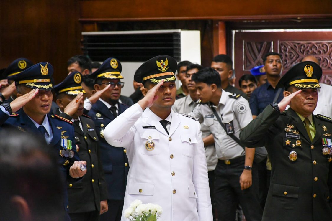 : Wakil Wali Kota Banda Aceh Afdhal Khalilullah saat mengikuti rangkaian peringatan HUT ke-81 Kemerdekaan RI di Anjong Mon Mata, Kompleks Meuligoe Gubernur Aceh, Senin (17/8/2026).