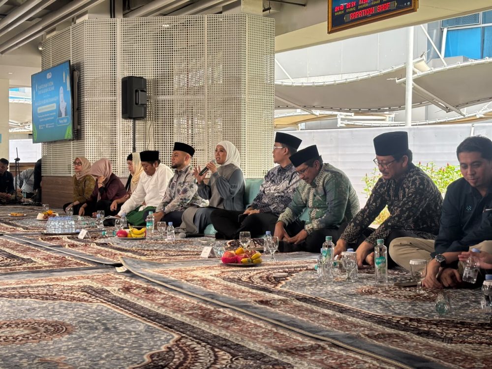 : Menkomdigi Meutya Hafid dalam acara santunan anak yatim dan kajian Islami dalam rangka memperingati Maulid Nabi Muhammad saw. di Masjid Attaqwa Kemkomdigi, Jakarta. (foto: Adit/KPM Kemkomdigi)