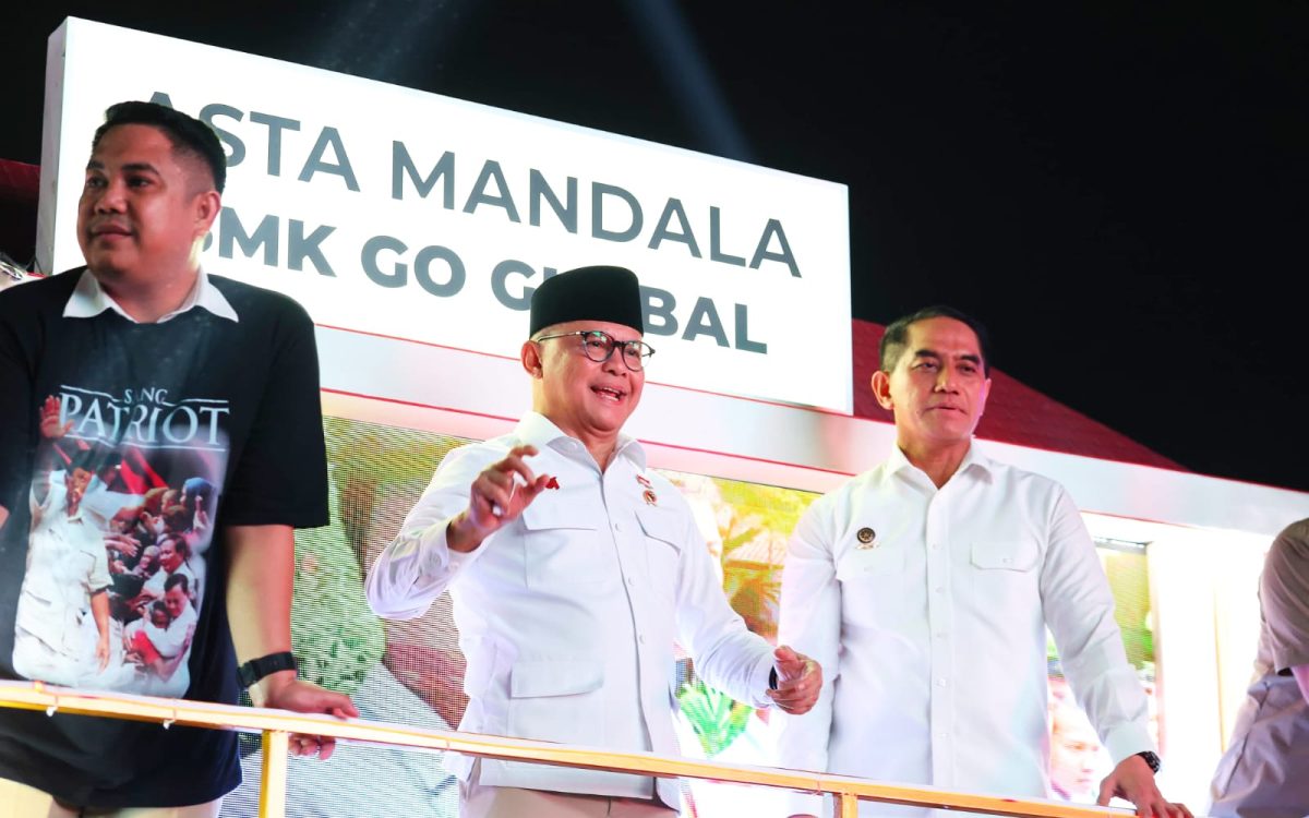 : Menteri Pelindungan Pekerja Migran Indonesia (P2MI), Mukhtarudin, menilai tingginya antusiasme masyarakat dalam karnaval pada Senin (17/8/2026) malam menunjukkan respons positif terhadap program-program prioritas pemerintah. (Humas KP2MI)