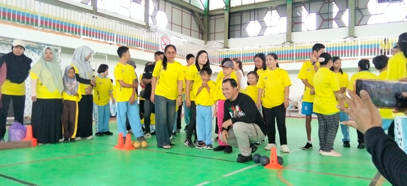 : Bupati Pulang Pisau, Ahmad Rifa’i (baju hitam duduk) hadiri pelaksanaan Festival Olahraga Disabilitas Kabupaten Pulang Pisau Tahun 2026 dalam memberikan ruang dan kesempatan yang setara bagi penyandang disabilitas untuk mengembangkan potensi olahraga.
