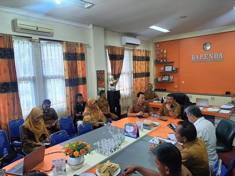 : Ketersediaan data lalu lintas komoditas yang akurat dan terintegrasi menjadi kunci utama pemetaan potensi ekonomi daerah. Pemkab Parigi Moutong menggalang sinergi dengan Badan Karantina Indonesia guna memacu penerimaan Pendapatan Asli Daerah, Senin (10/8/2026).