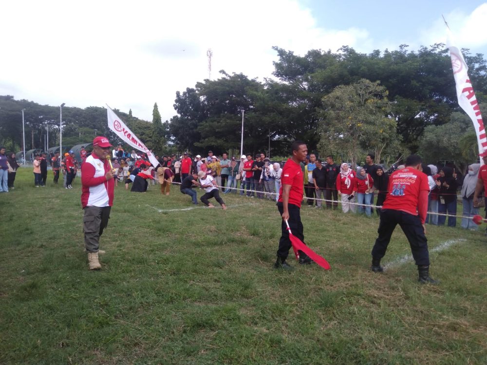 : Mempererat tali silaturahmi dan kekompakan antarinstansi dapat diwujudkan melalui ajang olahraga rakyat yang penuh semangat kebersamaan. Pemerintah Kabupaten Parigi Moutong menggelar lomba tarik tambang antar-OPD menyambut HUT ke-81 RI, Jumat (14/8/2026).