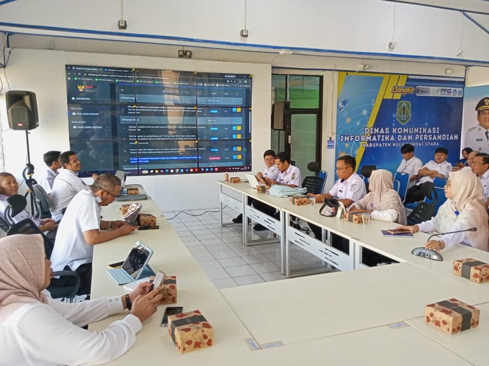 : Rapat Pengisian Indikator Evaluasi Pemerintahan Digital (PEMDI) Tahun 2026 di Aula Diskominfosandi HSU, Rabu (5/8/2026).