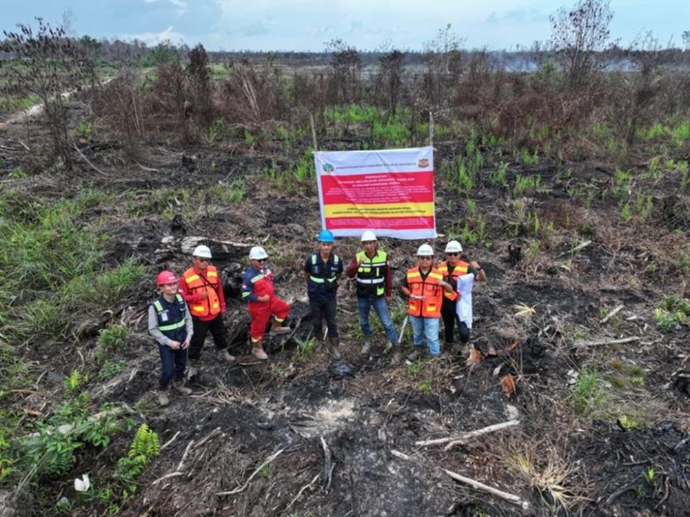 : Kementerian Kehutanan terus mengusut dugaan tindak pidana di balik sejumlah kejadian kebakaran hutan dan lahan (karhutla). Saat Manggala Agni bersama masyarakat, relawan, TNI, Polri, pemerintah daerah, dan unsur lainnya bekerja mengendalikan api di lapangan, penyidik Ditjen Penegakan Hukum Kehutanan menelusuri penyebab kebakaran dan pihak yang bertanggung jawab. (Foto: Humas Kemenhut)