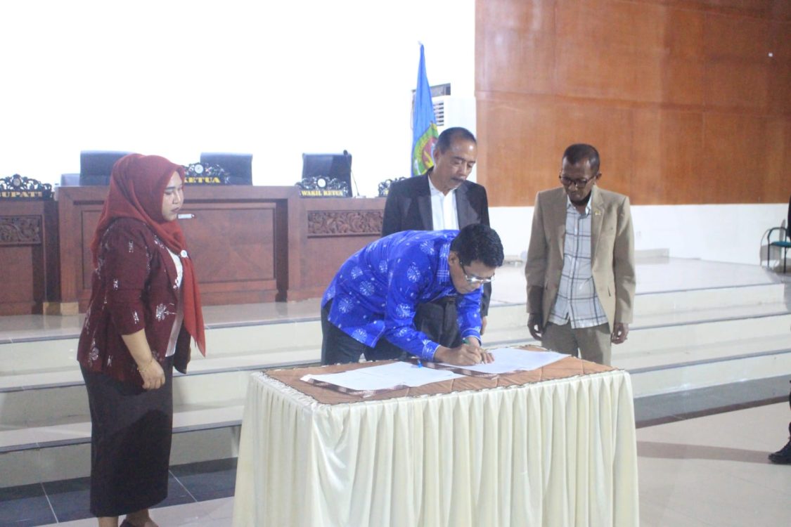 : Kerja sama harmonis antara pemerintah daerah dan legislatif merupakan modal utama dalam mengawal penyusunan kebijakan anggaran yang transparan serta berpihak pada kesejahteraan masyarakat. Pemkab dan DPRD Parigi Moutong sepakati KUA-PPAS APBD 2027, Jumat (21/8/2026).