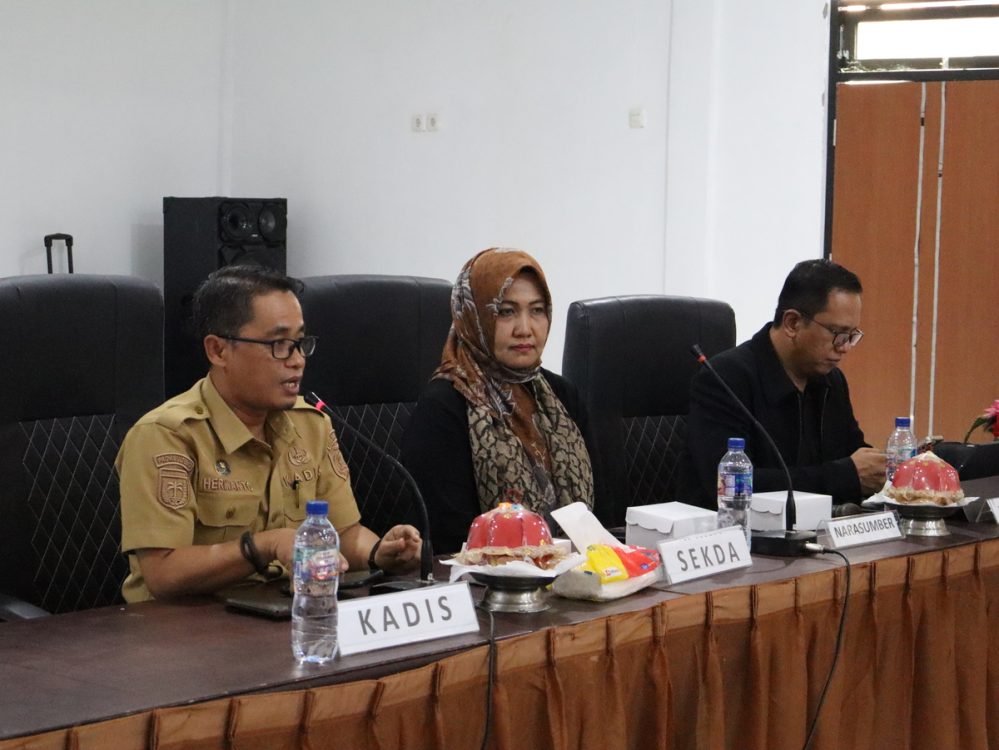 : Kepala Dinas Kominfo Donggala Hermanto menyampaikan kesiapan Pemerintah Kabupaten Donggala dalam mengoperasikan layanan Call Center 112 untuk memperkuat respons terhadap kondisi kedaruratan masyarakat, di Donggala, Selasa (11/8/2026). (Foto: Asri Arif dok. Kominfo Donggala).