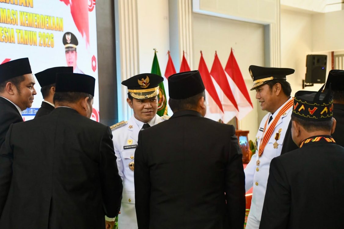 : Semangat kemerdekaan menjadi perekat persatuan untuk terus mengabdi demi kemajuan daerah yang berkelanjutan. Pemkab Pulang Pisau menutup rangkaian peringatan HUT ke-81 RI dengan kegiatan ramah tamah, Senin (17/8/2026).