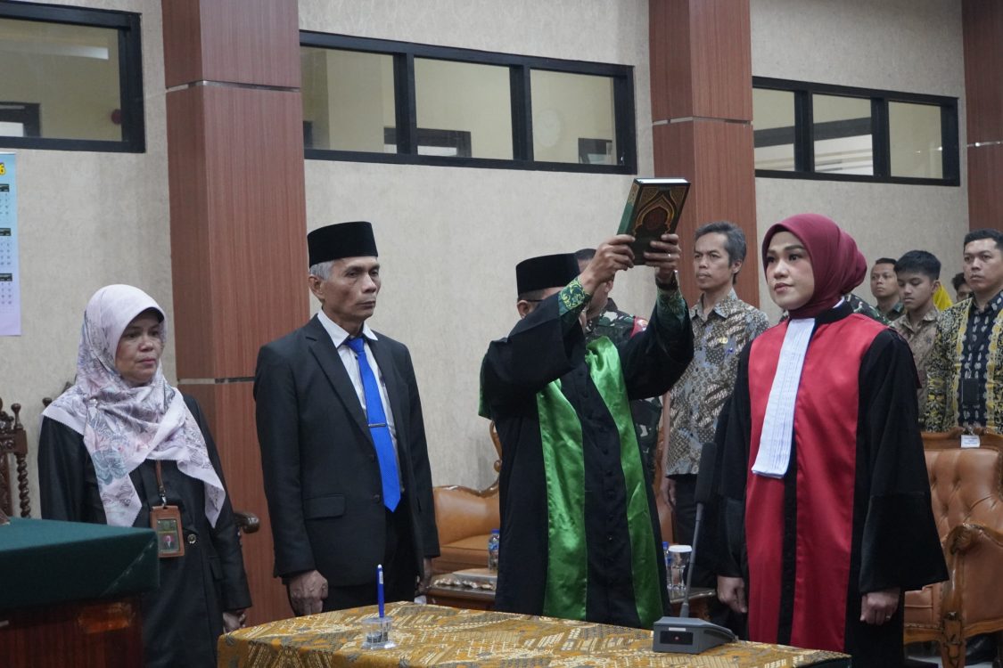 : Hartati Dilantik sebagai Wakil Ketua PN Padang Panjang, Siap Perkuat Pelayanan Hukum. (foto: MC Padang Panjang)