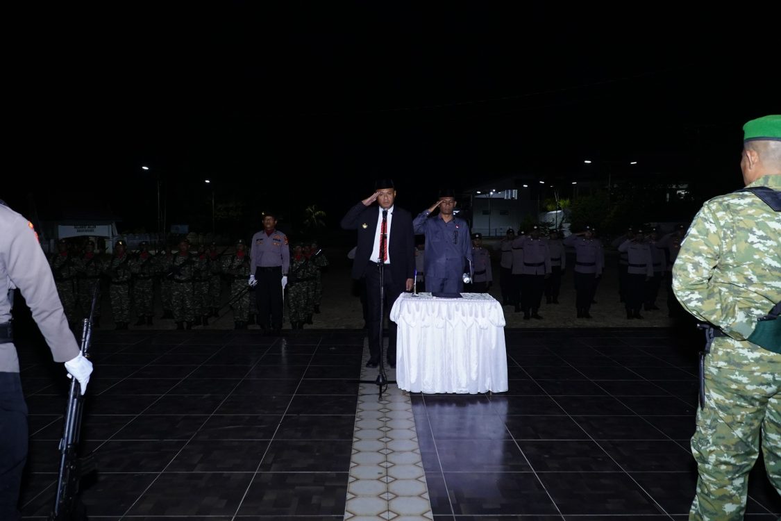 : Dalam rangka memperingati HUT ke-81 RI, Pemerintah Kota Tidore melaksanakan Apel Kehormatan dan Renungan Suci di Makam Pahlawan Nasional Sultan Zainal Abidin Syah, Kelurahan Soasio, Minggu (16/8/2026)/ (Nhanu).