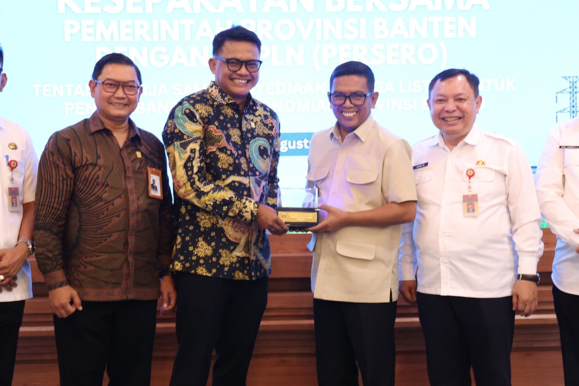 : Gubernur Banten, Andra Soni saat kegiatan kesepakatan bersama antara Pemprov Banten dengan PT PLN (Persero) di Gedung Negara Provinsi Banten, Kota Serang, Rabu (5/8/2026)/ (Biro Adpimpro Banten)