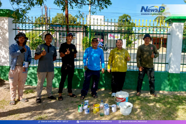 : Kepala Dinas Sosial, Kependudukan dan Pencatatan Sipil Provinsi Gorontalo, Reflin Buata, meninjau progres pembenahan TMP Pentadio. (foto:mcgorontaloprov/ Owan)