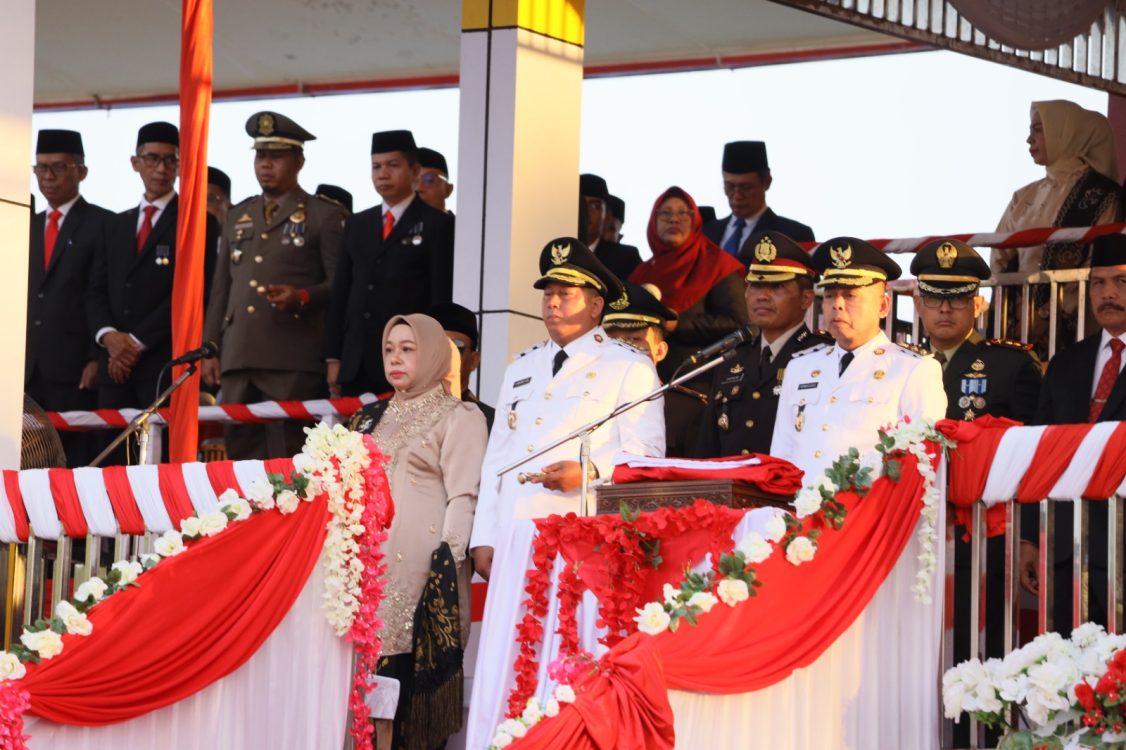 : Upacara Penurunan Bendera Sang Merah Putih HUT Ke-81 RI di Barito Kuala Berlangsung Hikmat
