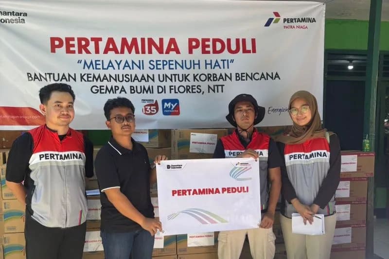 : Pertamina New & Renewable Energy (NRE) menyalurkan bantuan kemanusiaan kepada masyarakat terdampak bencana gempa bumi di Desa Watu Baur Kecamatan Reok Kabupaten Manggarai, Nusa Tenggara Timur (NTT), Minggu (23/8/2026). (ANTARA/HO-Pertamina NRE)