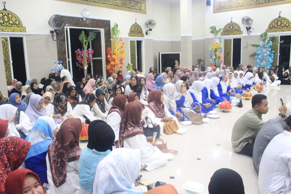 : Peringatan Maulid Nabi tak sekadar agenda tahunan. Di Masjid Jeddah Al-Mubaraqah, keteladanan Rasulullah SAW digaungkan sebagai penuntun persatuan warga dan penggerak kepedulian terhadap korban bencana alam, Jumat (28/8/2026).