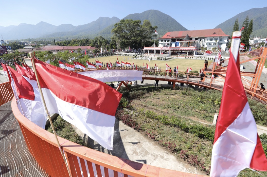 : Upacara peringatan HUT ke-81 RI yang dihadiri Menko PMK Pratikno, Kepala BNPB Letjen TNI, Suharyanto, dan Wakil Mensos RI Agus Jabo Priyono, di Manggarai, Nusa Tenggara Timur, Senin (17/8/2026). (Dok.BNPB).