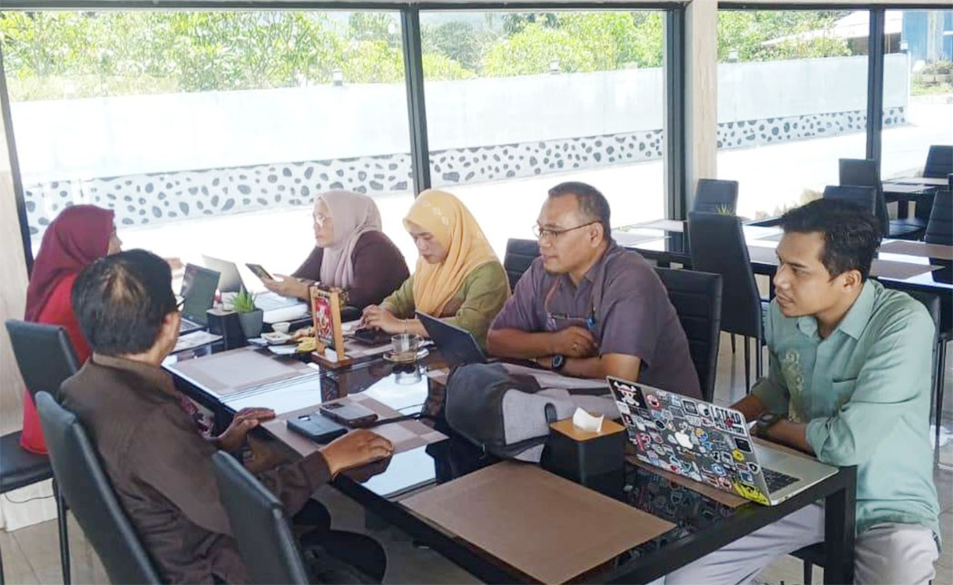 : Rapat final penetapan Pedoman Evaluasi Budaya Kerja BerAKHLAK Perangkat Daerah tahun 2026. (foto PPID)