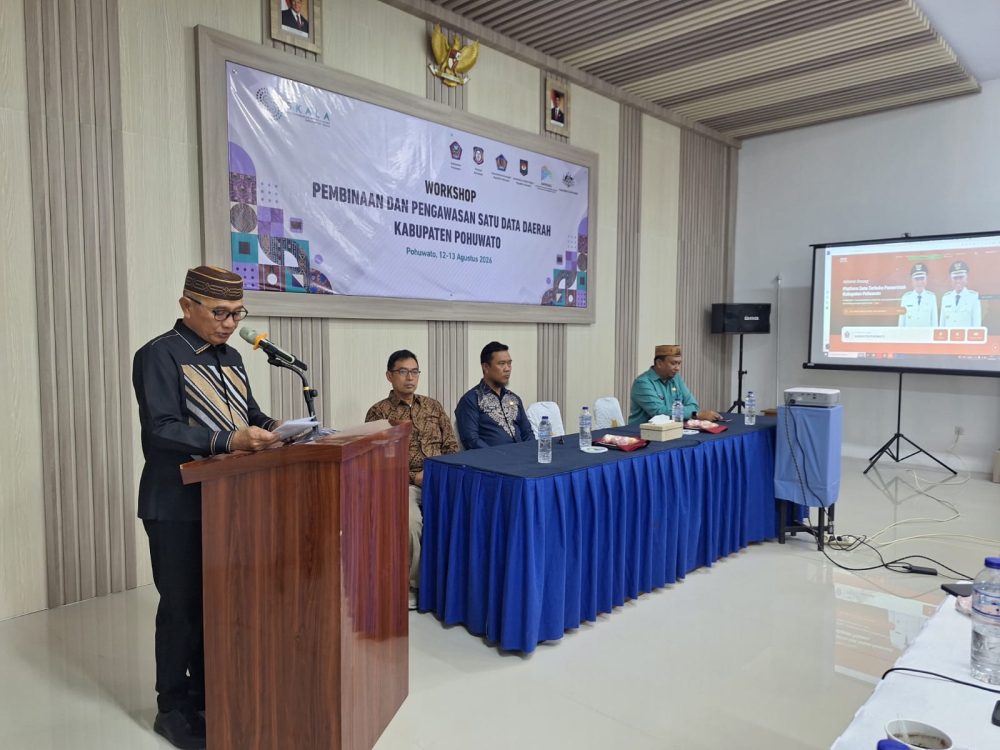 : Bupati Pohuwato Syaiful Mbuinga saat menutup pelaksanaan Workshop Pembinaan dan Pengawasan Satu Data Daerah di Marina Beach Resort, Kamis (13/8/2026). (Foto : Istimewa)