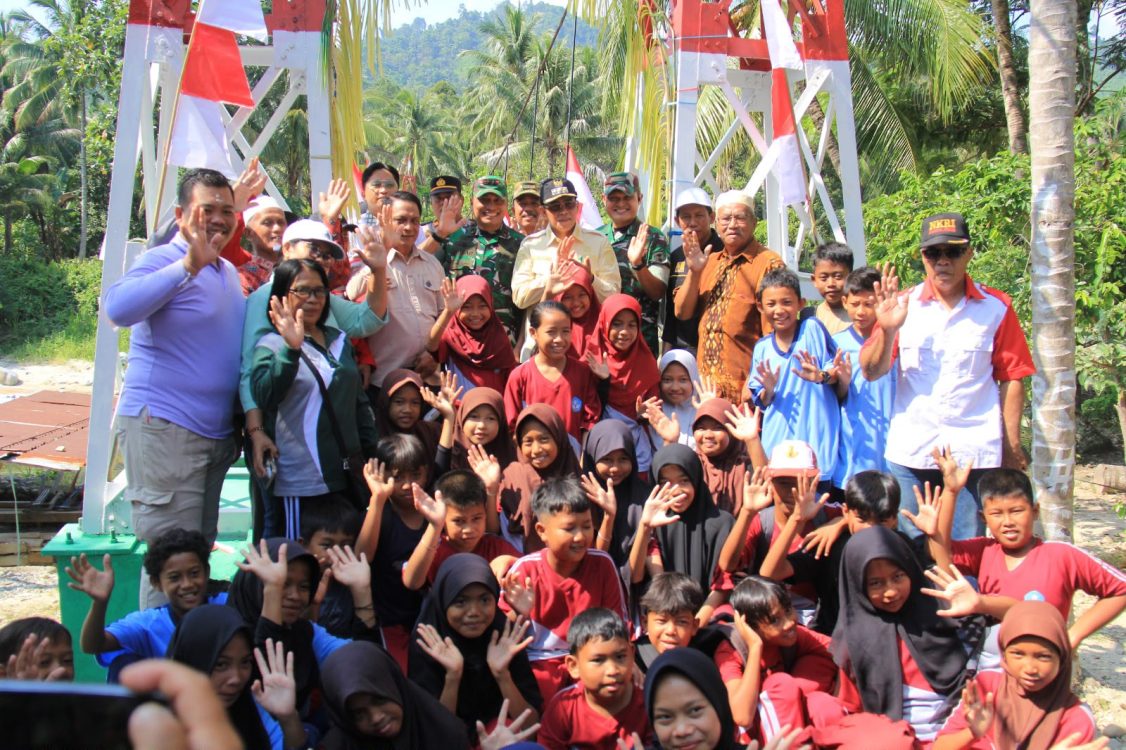 : Peresmian Jembatan Garuda Merah Putih di Desa Nambaru, Kecamatan Parigi Selatan, Jumat (21/8/2026).