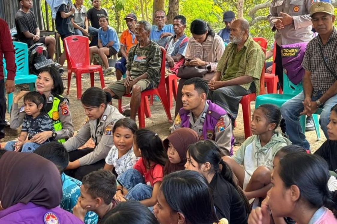 Polda Jatim Bantu Pulihkan Psikologis Warga Terdampak Gempa di NTT