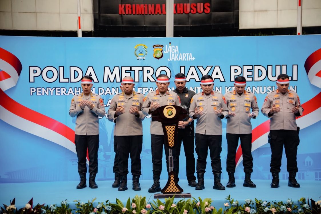 Polda Metro Jaya Kirim 12 Truk Bantuan Kemanusiaan untuk Masyarakat Terdampak Gempa NTT