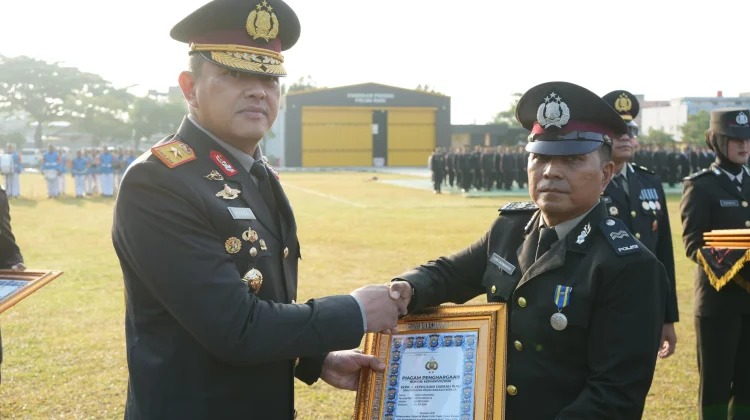 Polda Riau Beri Penghargaan kepada 355 Personel dan Mitra Ekspedisi Merah Putih