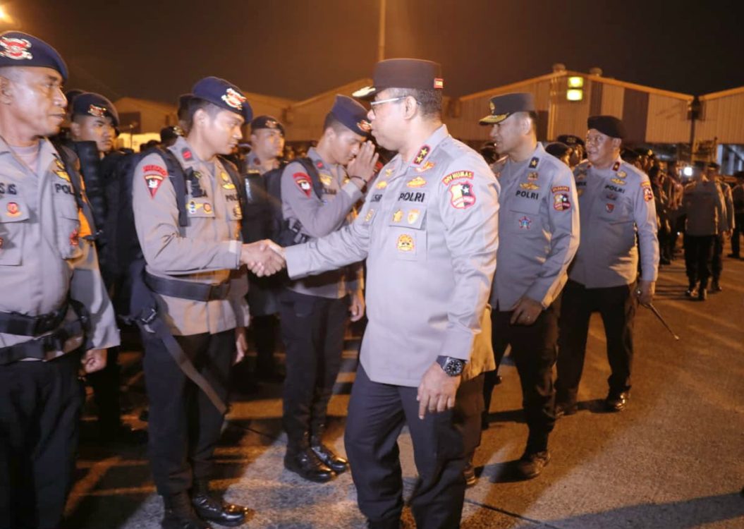 : Polri siapkan 260 personel untuk memperkuat penanganan dampak gempa bumi magnitudo 7,7 yang terjadi di wilayah Flores, Nusa Tenggara Timur (NTT). Pemberangkatan personel tahap awal diawali apel gelar pasukan di Terminal Cargo, Bandara Soekarno-Hatta, pada Sabtu (15/8/2026). (Dok. Divhumas Polri).