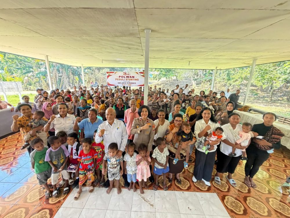 Polwan Polda Papua Barat salurkan makanan tambahan bergizi cegah stunting