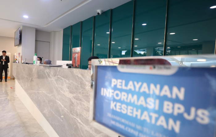 : Meja pelayanan informasi di Rumah Sakit Tria Dipa (RSTD), Jakarta Selatan. (Foto Pemprov DKI Jakarta)