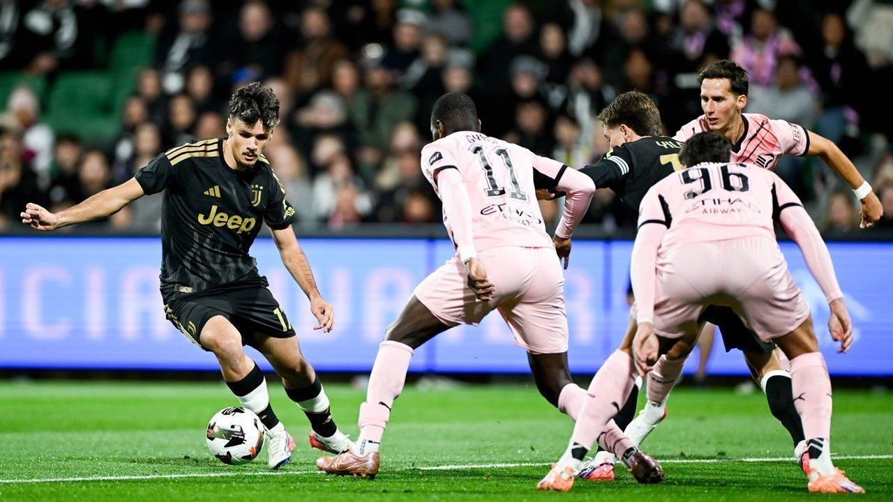 Pramusim Juventus Menang 2-0 melawan Palermo