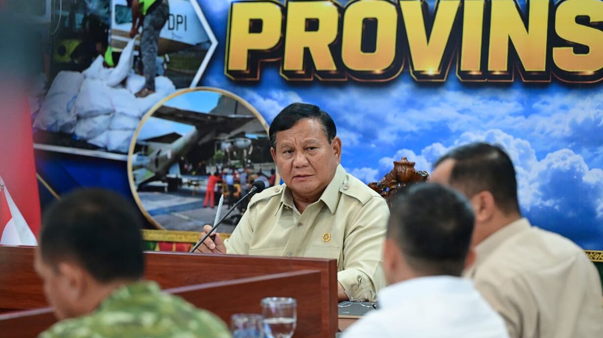 : Presiden Prabowo Subianto memimpin rapat untuk mengevaluasi hasil penanganan kebakaran hutan dan lahan (karhutla) di Kota Pekanbaru, Provinsi Riau, pada Senin (24/8/2026). Foto: BPMI Setpres/Muchlis Jr