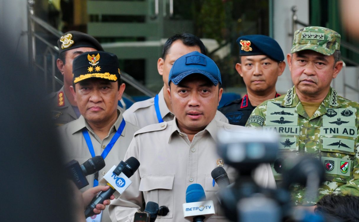 : Menteri Sekretaris Negara, Prasetyo Hadi, usai rapat koordinasi di Posko Aju Penanganan Karhutla Kalimantan Tengah, kawasan Bandara Tjilik Riwut, Kota Palangka Raya, Provinsi Kalimantan Tengah, pada Sabtu (22/8/2026). BPMI Setpres